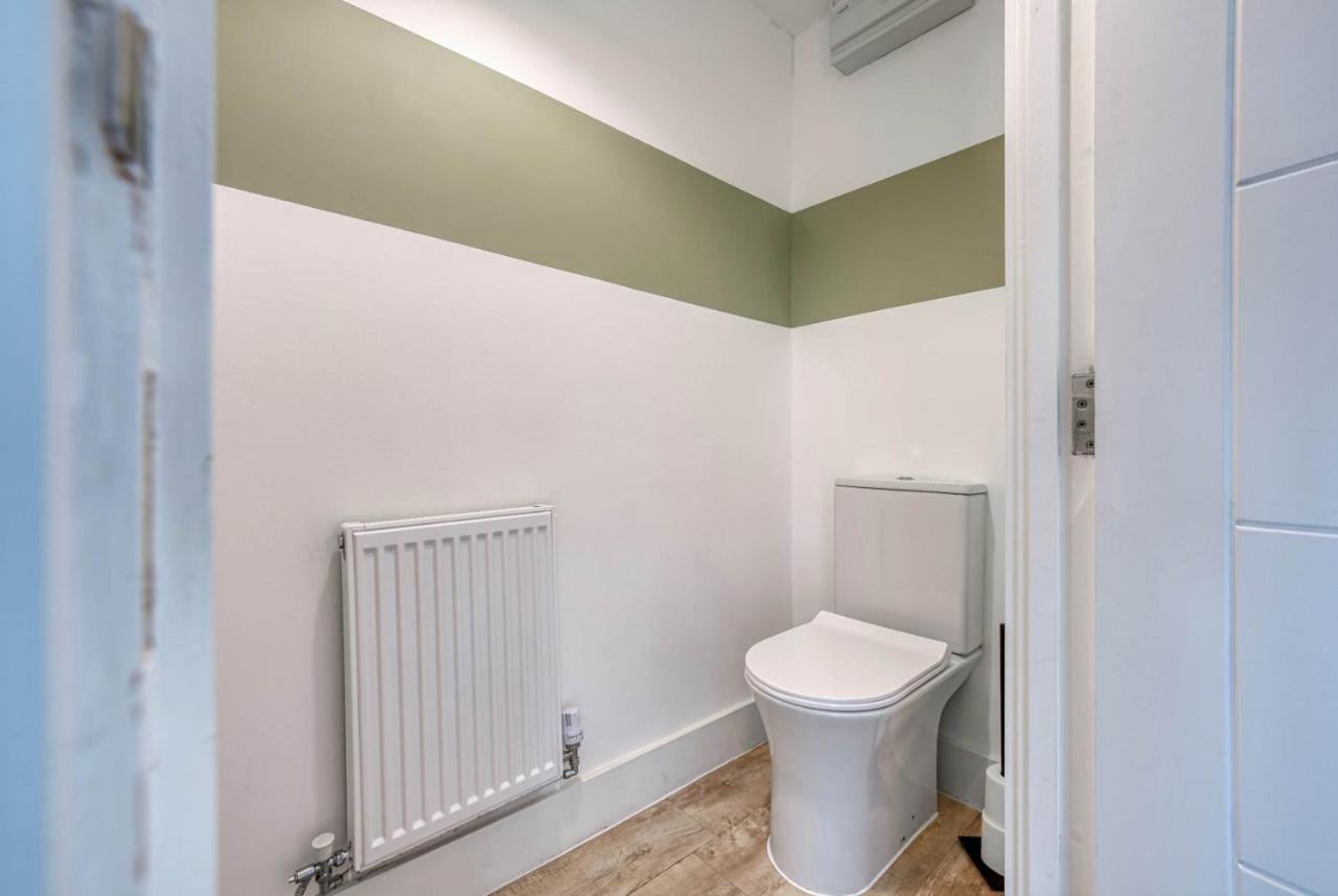 Luxurious Birmingham Home Private Parking Wifi - Near To Nec And Qeh Екстериор снимка